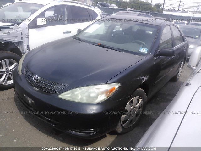 4T1BE30K22U001591 - 2002 TOYOTA CAMRY LE/XLE/SE შავი ფოტო 2