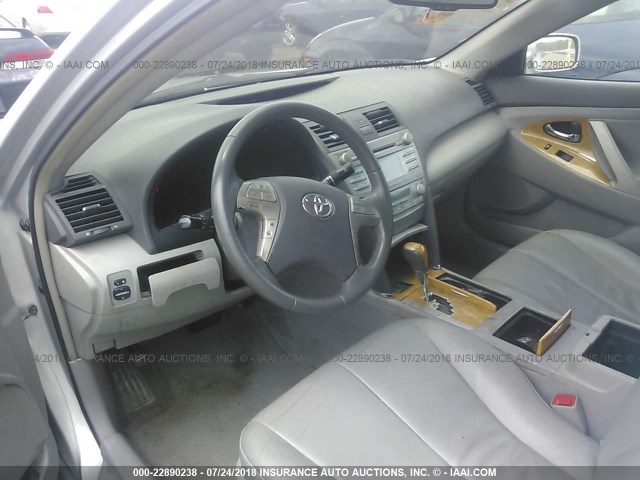 4T1BK46K67U508894 - 2007 TOYOTA CAMRY NEW GENERAT LE/XLE/SE SILVER photo 5
