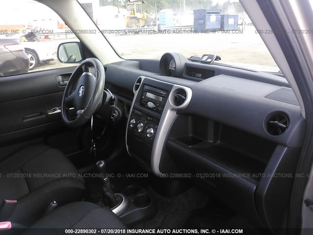 JTLKT334050218922 - 2005 TOYOTA SCION XB Сұр фото 5