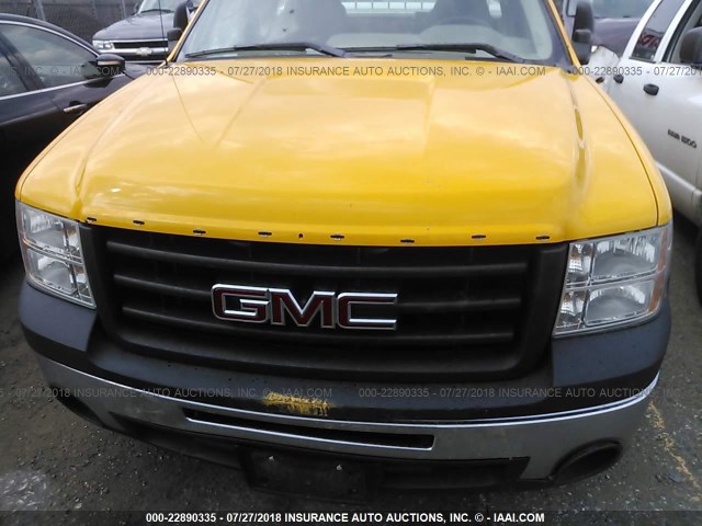 1GTEC14079Z158938 - 2009 GMC SIERRA C1500 YELLOW photo 6