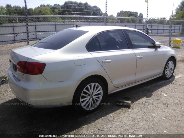 3VWLX7AJ7CM303400 - 2012 VOLKSWAGEN JETTA SEL SILVER photo 4