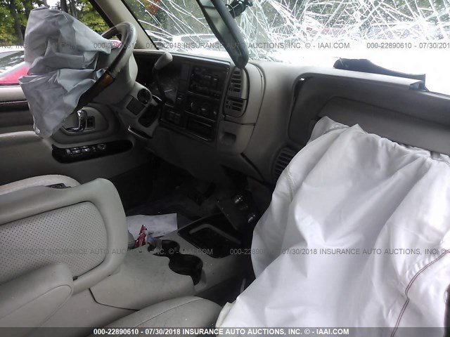 1GYEK63R3YR211904 - 2000 CADILLAC ESCALADE LUXURY თეთრი ფოტო 5