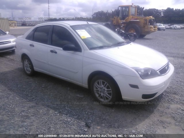 1FAFP34N67W251390 - 2007 FORD FOCUS ZX4/S/SE/SES WHITE photo 1
