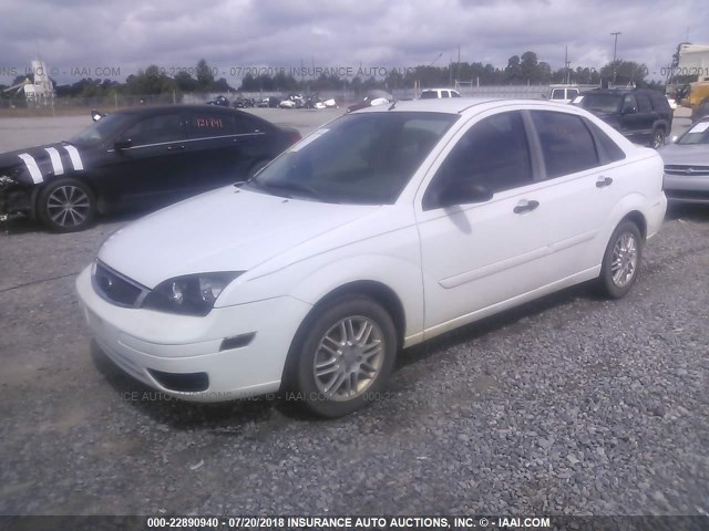 1FAFP34N67W251390 - 2007 FORD FOCUS ZX4/S/SE/SES WHITE photo 2