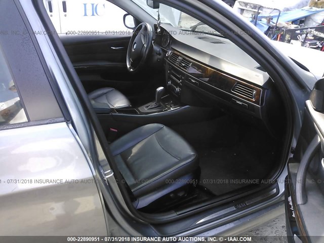 WBAPK7G55BNN48971 - 2011 BMW 328 XI GRAY photo 5