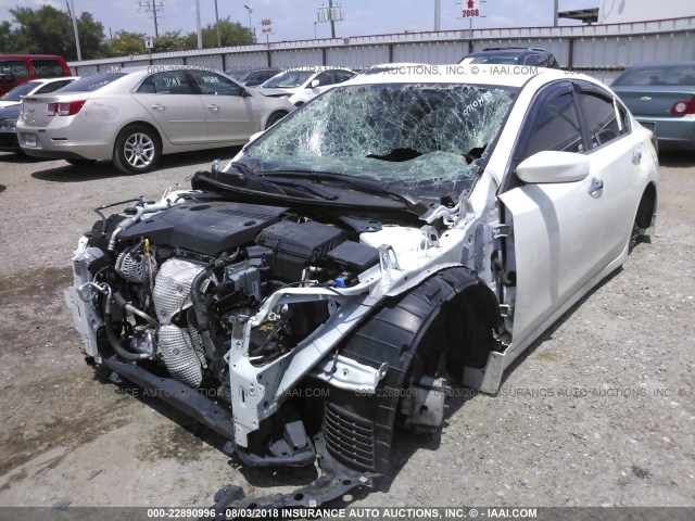 1N4AL3AP8GC186233 - 2016 NISSAN ALTIMA 2.5/S/SV/SL/SR WHITE photo 2