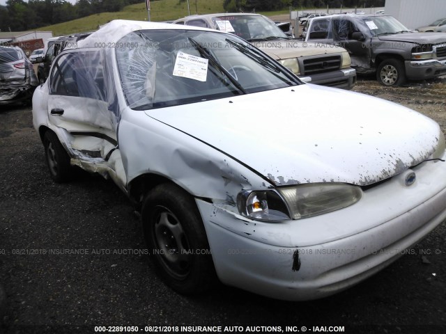 1Y1SK5282YZ423796 - 2000 CHEVROLET GEO PRIZM LSI WHITE photo 1