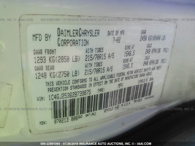 1C4GJ25362B739875 - 2002 CHRYSLER VOYAGER WHITE photo 9