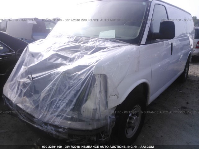 1GCWGFCA5D1105209 - 2013 CHEVROLET EXPRESS G2500  WHITE photo 2