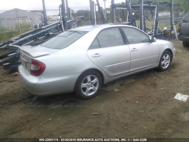 4T1BF32K62U516085 - 2002 TOYOTA CAMRY LE/XLE/SE Gümüş foto 4