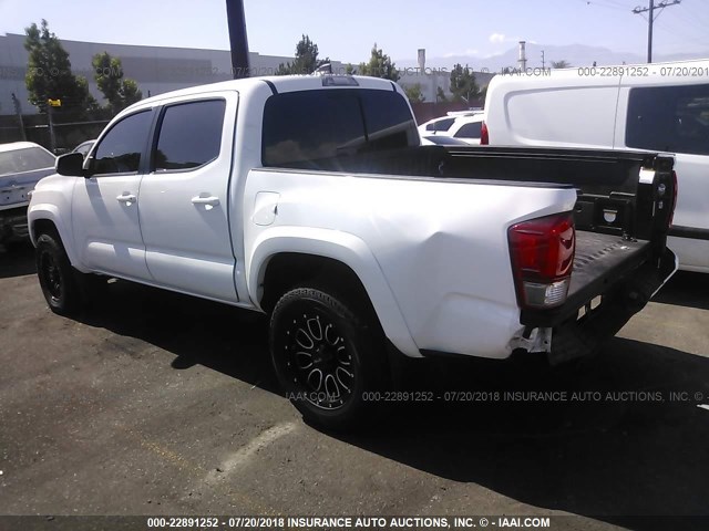 3TMAZ5CN9HM046465 - 2017 TOYOTA TACOMA DBL CAB/SR5/TRD SPORT/OR WHITE photo 3