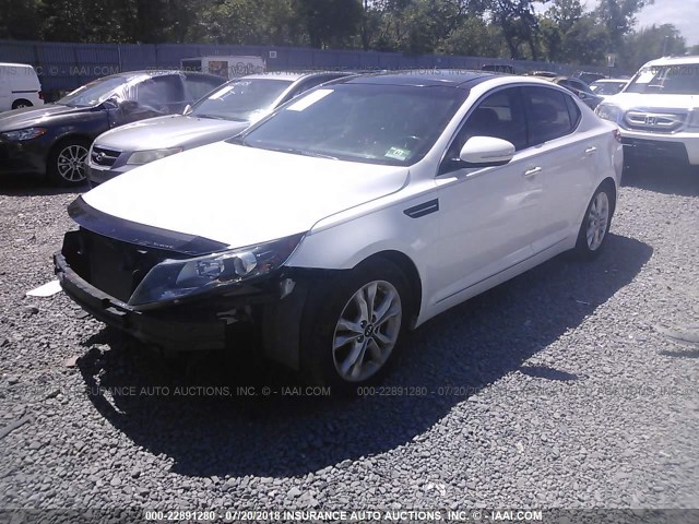 KNAGN4A72B5077295 - 2011 KIA OPTIMA EX/SX WHITE photo 2