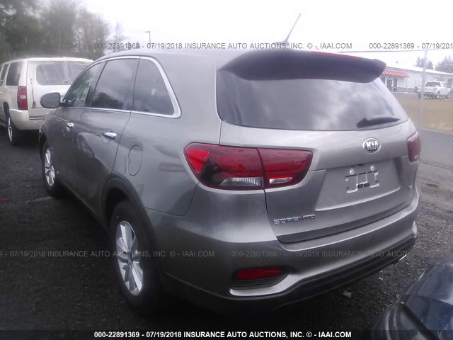 5XYPGDA53KG445339 - 2019 KIA SORENTO LX/L BEIGE photo 3