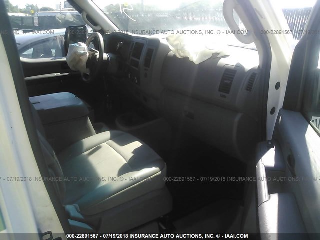 1N6AF0LX2EN102855 - 2014 NISSAN NV 2500/3500 WHITE photo 5