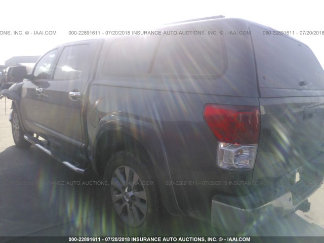 5TFHW5F15CX260694 - 2012 TOYOTA TUNDRA CREWMAX LIMITED GRAY photo 3