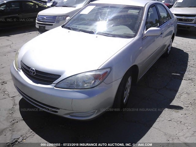JTDBE32K530244225 - 2003 TOYOTA CAMRY LE/XLE SILVER photo 2