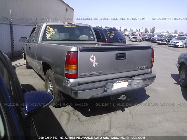 2GCEC19T5Y1379996 - 2000 CHEVROLET SILVERADO C1500 SILVER photo 3