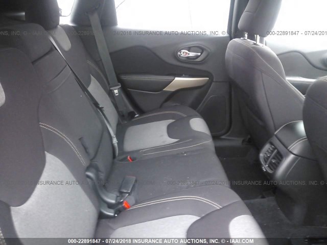 1C4PJLCB5JD558771 - 2018 JEEP CHEROKEE LATITUDE Czarny zdjęcie 8