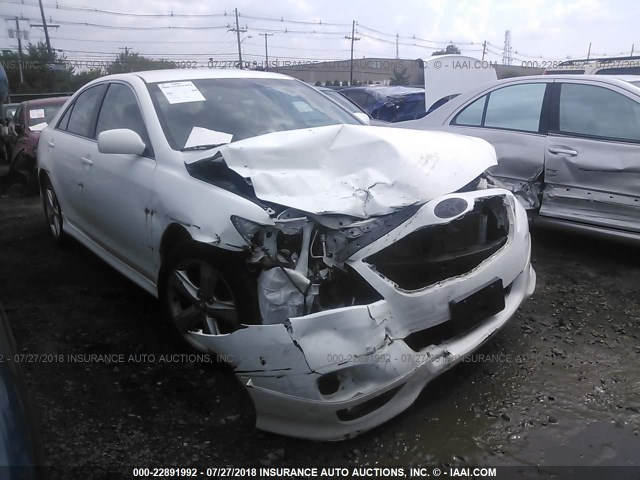 4T1BF3EK3BU654405 - 2011 TOYOTA CAMRY SE/LE/XLE თეთრი ფოტო 1