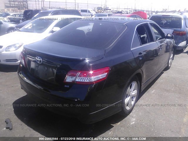 4T1BF3EK3BU166099 - 2011 TOYOTA CAMRY SE/LE/XLE BLACK photo 4