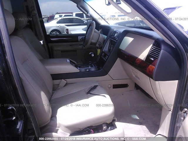 5LMFU27536LJ19124 - 2006 LINCOLN NAVIGATOR BLACK photo 5