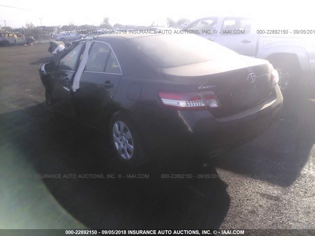 4T1BF3EK0BU210320 - 2011 TOYOTA CAMRY SE/LE/XLE შავი ფოტო 3