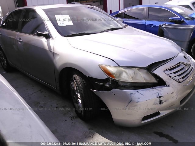 4T1BK46K49U087521 - 2009 TOYOTA CAMRY SE/LE/XLE SILVER photo 1