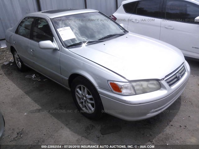 4T1BF28K11U967196 - 2001 TOYOTA CAMRY LE/XLE SILVER photo 1