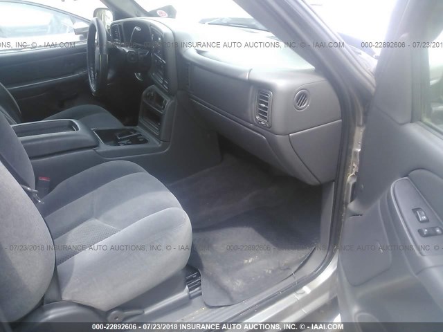 1GCEC19T56Z147175 - 2006 CHEVROLET SILVERADO C1500 GRAY photo 5