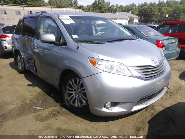 5TDYK3DC6ES408638 - 2014 TOYOTA SIENNA XLE/LIMITED SILVER photo 1