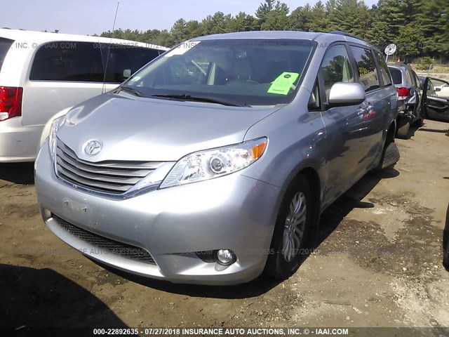 5TDYK3DC6ES408638 - 2014 TOYOTA SIENNA XLE/LIMITED SILVER photo 2