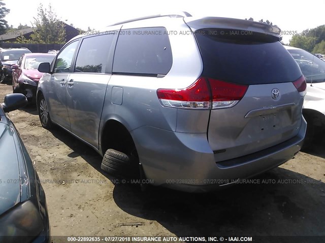 5TDYK3DC6ES408638 - 2014 TOYOTA SIENNA XLE/LIMITED SILVER photo 3