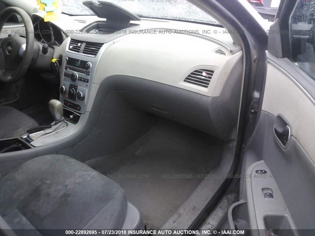 1G1ZG57B88F156215 - 2008 CHEVROLET MALIBU LS ნაცრისფერი ფოტო 5