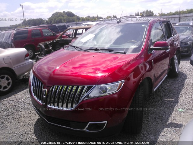 2LMDJ6JK4CBL08406 - 2012 LINCOLN MKX RED photo 2