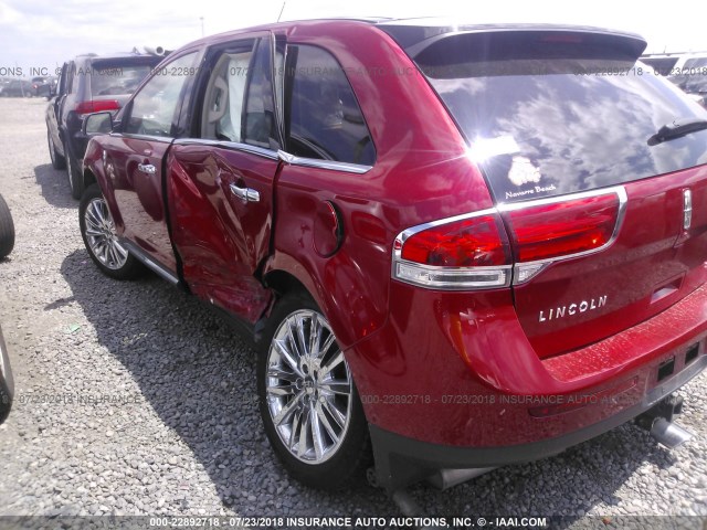 2LMDJ6JK4CBL08406 - 2012 LINCOLN MKX RED photo 3