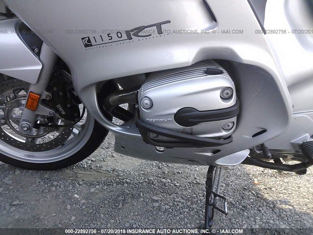 WB10499A54ZE94216 - 2004 BMW R1150 RT SILVER photo 9