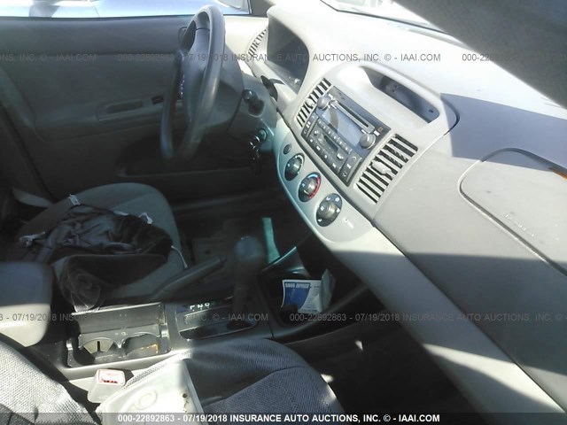 4T1BF30K72U032588 - 2002 TOYOTA CAMRY LE/XLE/SE 银色 照片 5