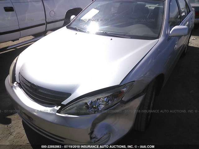 4T1BF30K72U032588 - 2002 TOYOTA CAMRY LE/XLE/SE 银色 照片 6