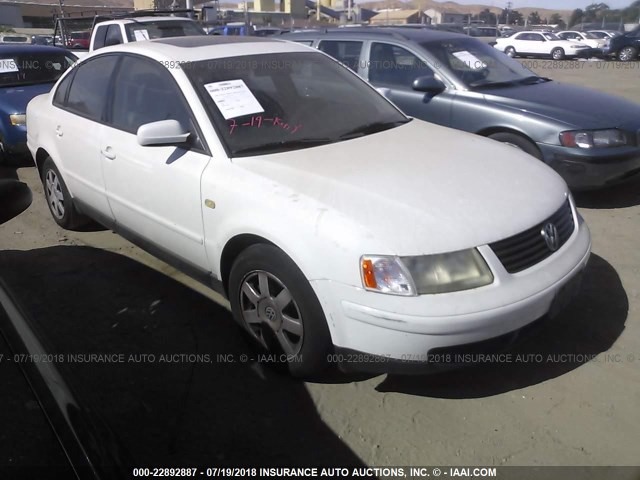 WVWPD63B1XE508302 - 1999 VOLKSWAGEN PASSAT GLX 白色 照片 1