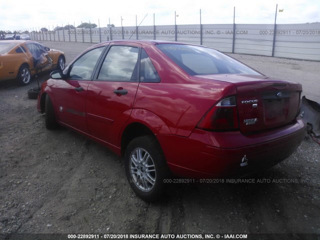 1FAFP34N27W123132 - 2007 FORD FOCUS ZX4/S/SE/SES RED photo 3