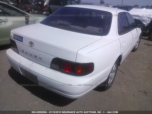 JT2BG12K3T0370882 - 1996 TOYOTA CAMRY DX/LE/XLE WHITE photo 4