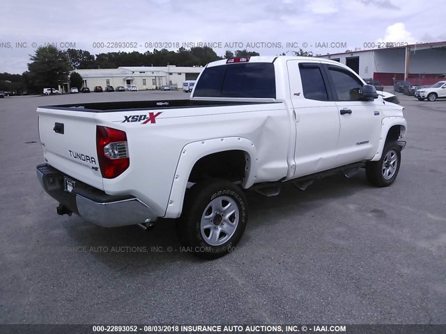 5TFUW5F10EX378086 - 2014 TOYOTA TUNDRA DOUBLE CAB SR/SR5 WHITE photo 4