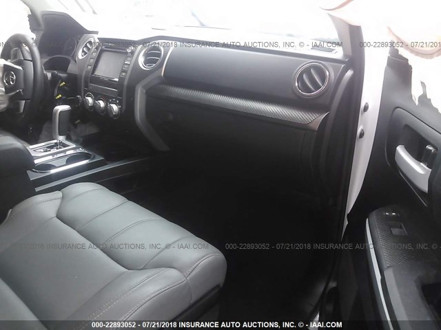 5TFUW5F10EX378086 - 2014 TOYOTA TUNDRA DOUBLE CAB SR/SR5 WHITE photo 5