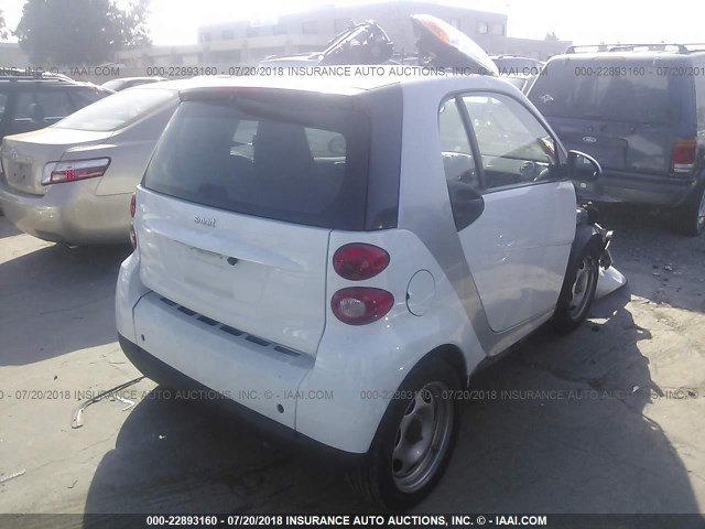 WMEEJ3BAXCK575050 - 2012 SMART FORTWO PURE/PASSION WHITE photo 4