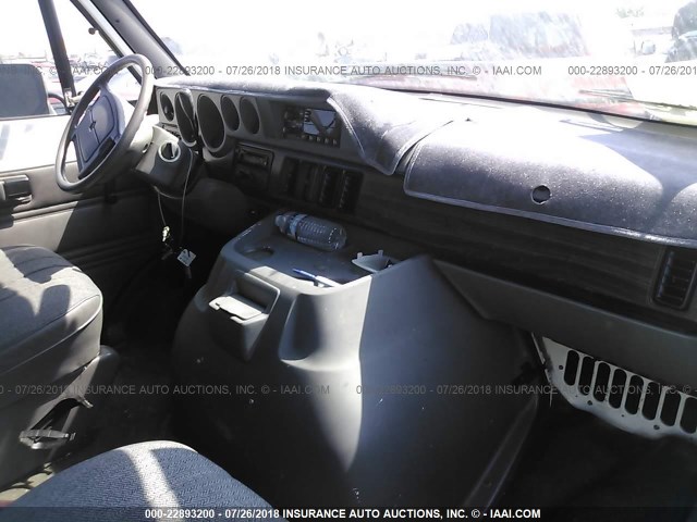 2B5WB35Z2TK147588 - 1996 DODGE RAM WAGON B3500 WHITE photo 5