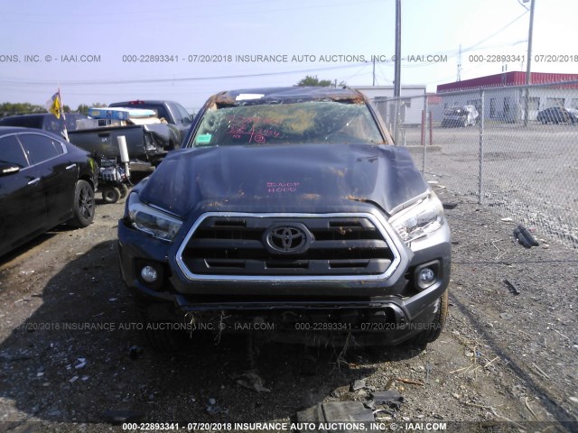 3TMAZ5CN4HM044784 - 2017 TOYOTA TACOMA DBL CAB/SR5/TRD SPORT/OR GRAY photo 6