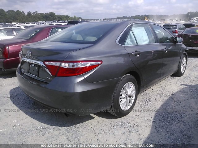 4T1BF1FK5GU541453 - 2016 TOYOTA CAMRY LE/XLE/SE/XSE 灰色 照片 4