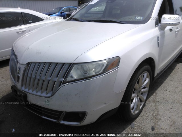 2LMHJ5FR7BBJ53186 - 2011 LINCOLN MKT WHITE photo 6