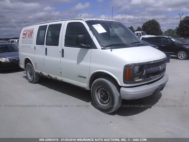 1GCHG35R621217489 - 2002 CHEVROLET EXPRESS G3500  WHITE photo 1