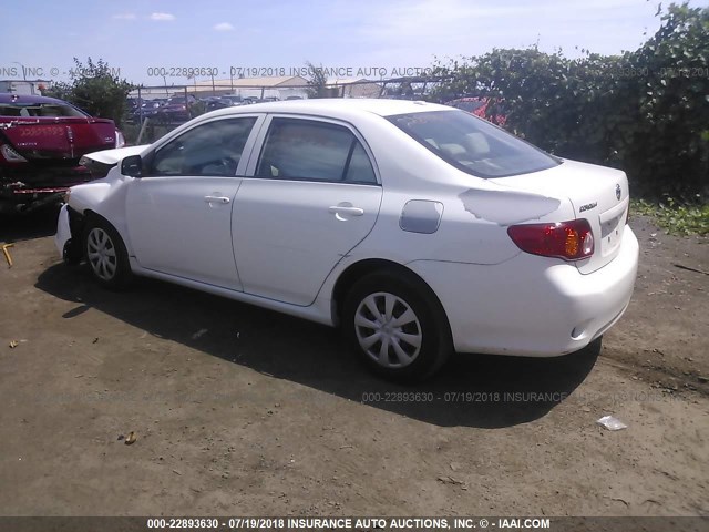 JTDBL40EX9J005054 - 2009 TOYOTA COROLLA LE/XLE WHITE photo 3